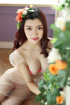老爸每天晚上搂着我睡是不是爱我