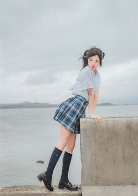 门卫老头吮她的花蒂的主演是谁